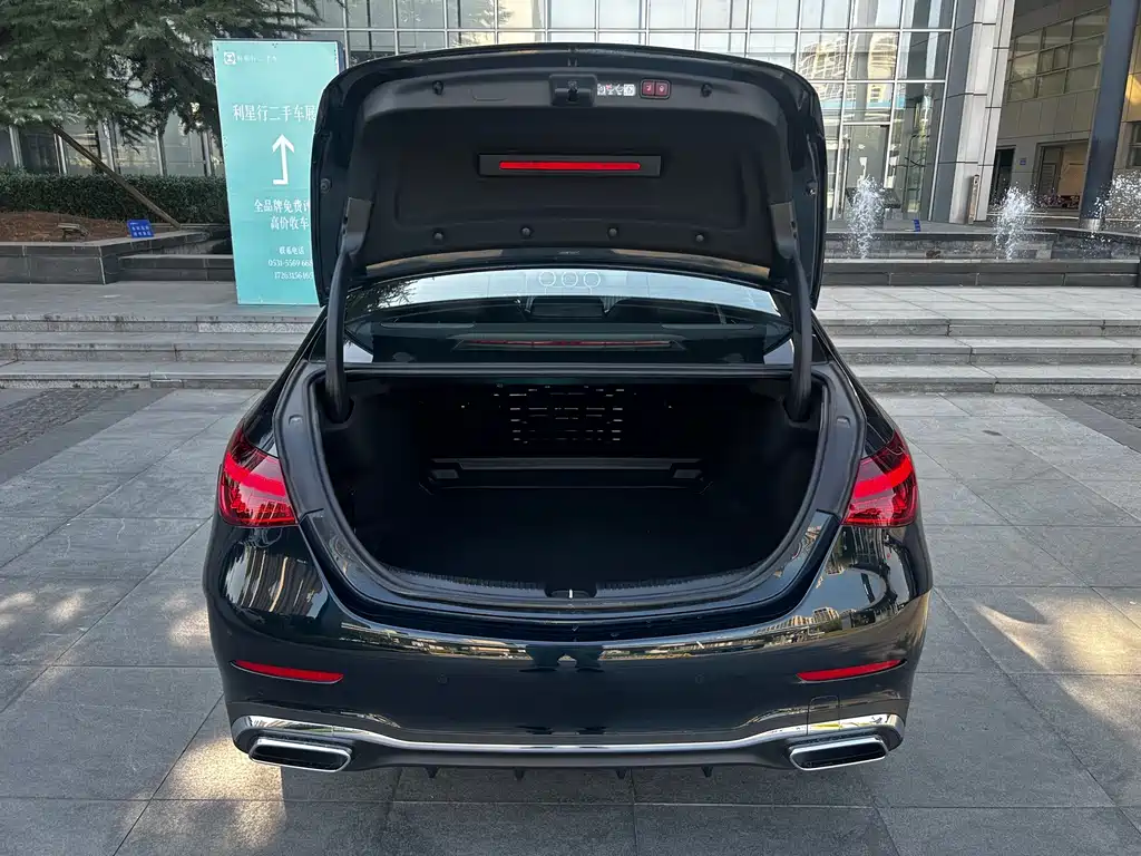Mercedes-Benz C-Class — миниатюра 11