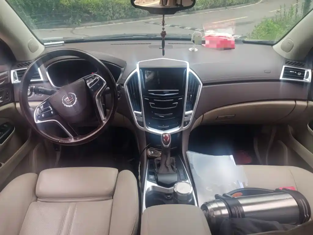 Cadillac SRX — миниатюра 10