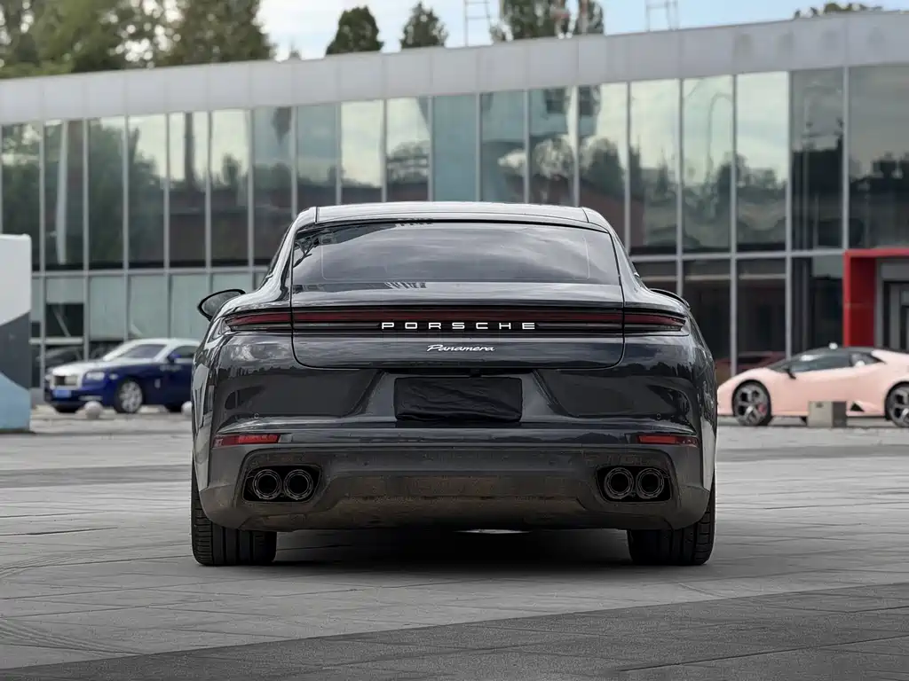 PORSCHE PANAMERA