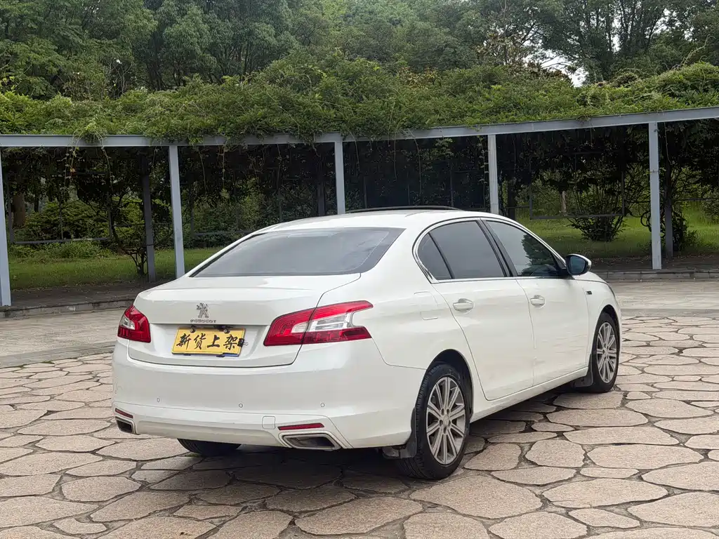 Peugeot 408 1.6T Auto Luxury Edition, фото 13