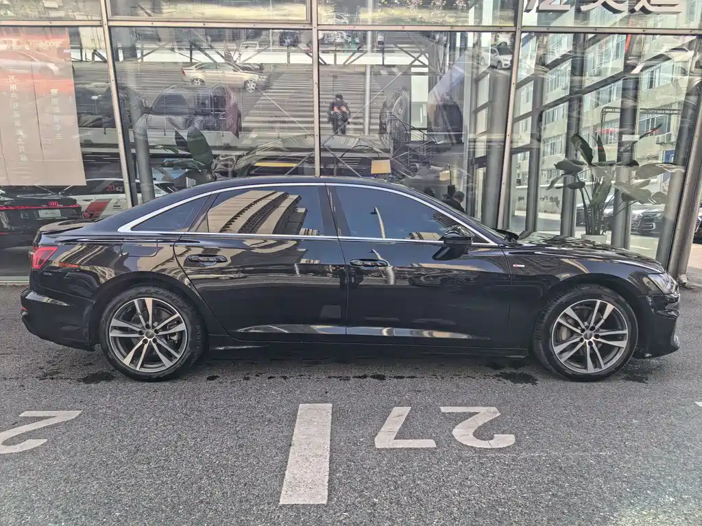 Audi A6L 2021 40 TFSI Luxury