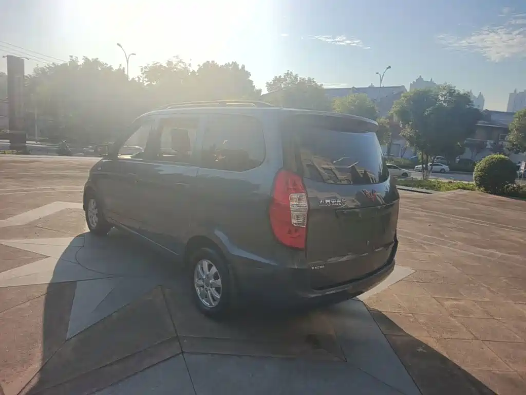Wuling Hongguang — миниатюра 5