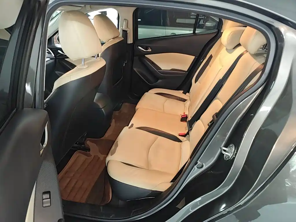 Mazda 3 Axela — миниатюра 17