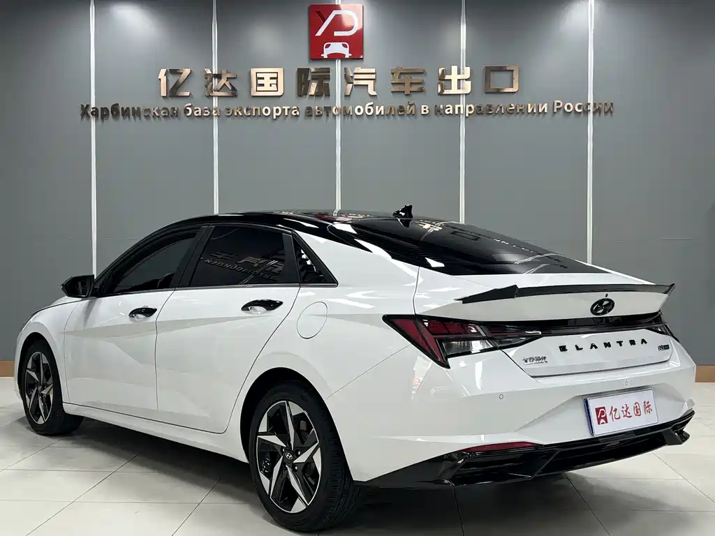 Hyundai Elantra 2023 1.5L CVT LUX Luxury
