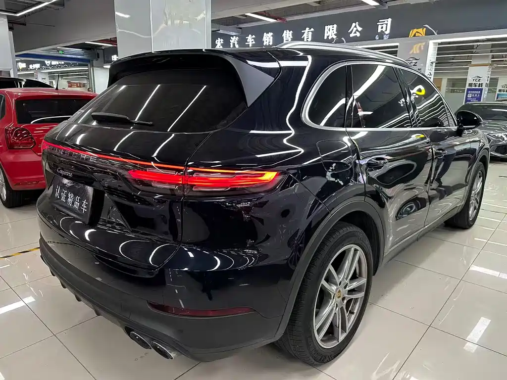 Porsche Cayenne — миниатюра 5