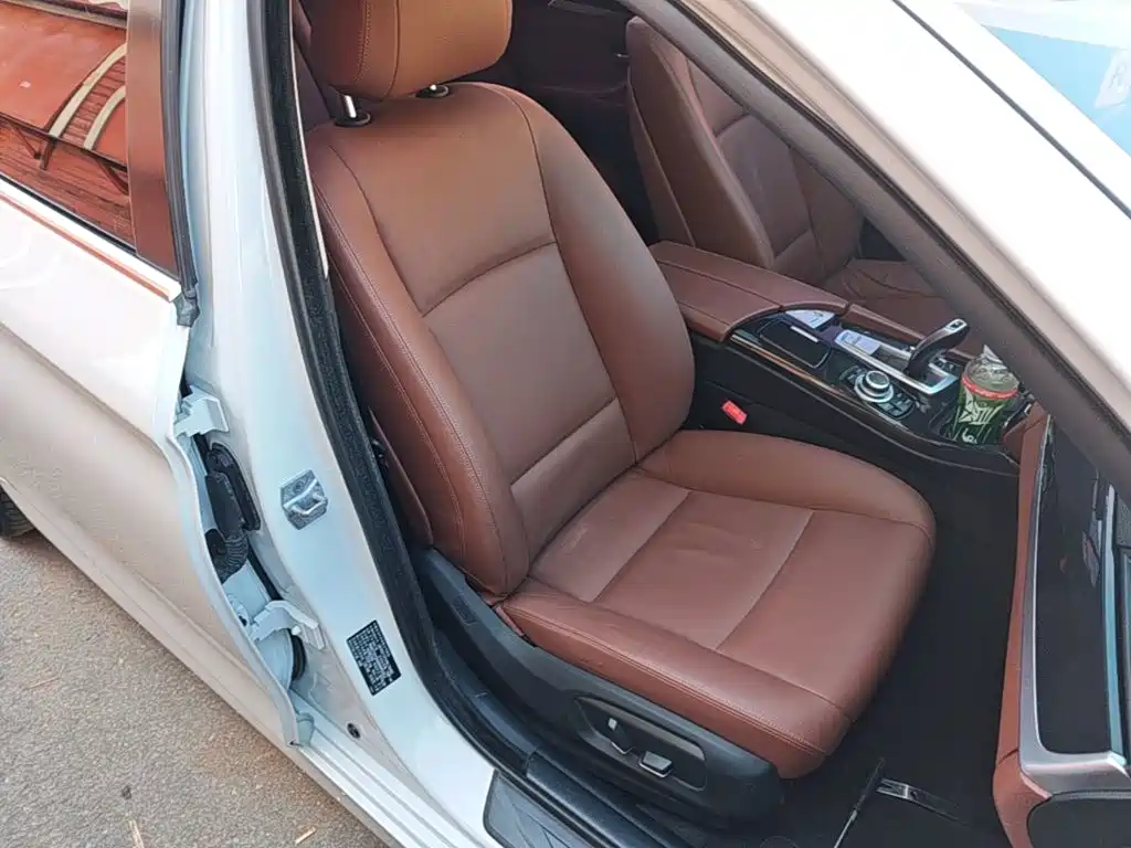 BMW 5 Series — миниатюра 25