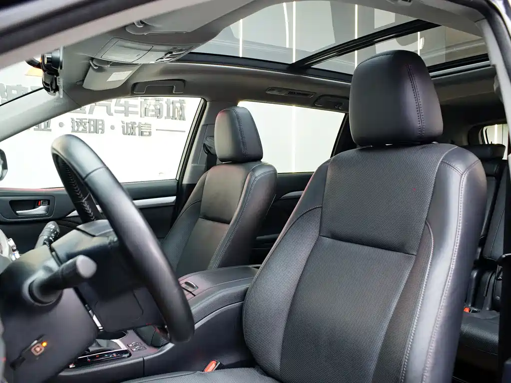 Toyota Highlander 2015 2.0T Luxury 7 мест