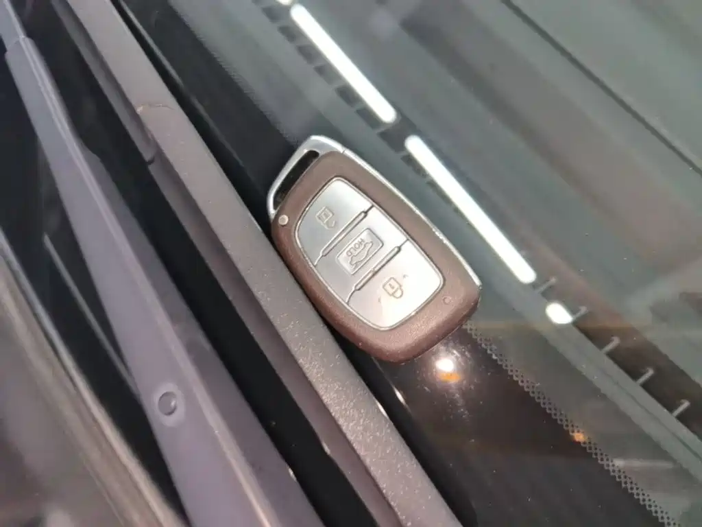 Hyundai Mistra — миниатюра 9
