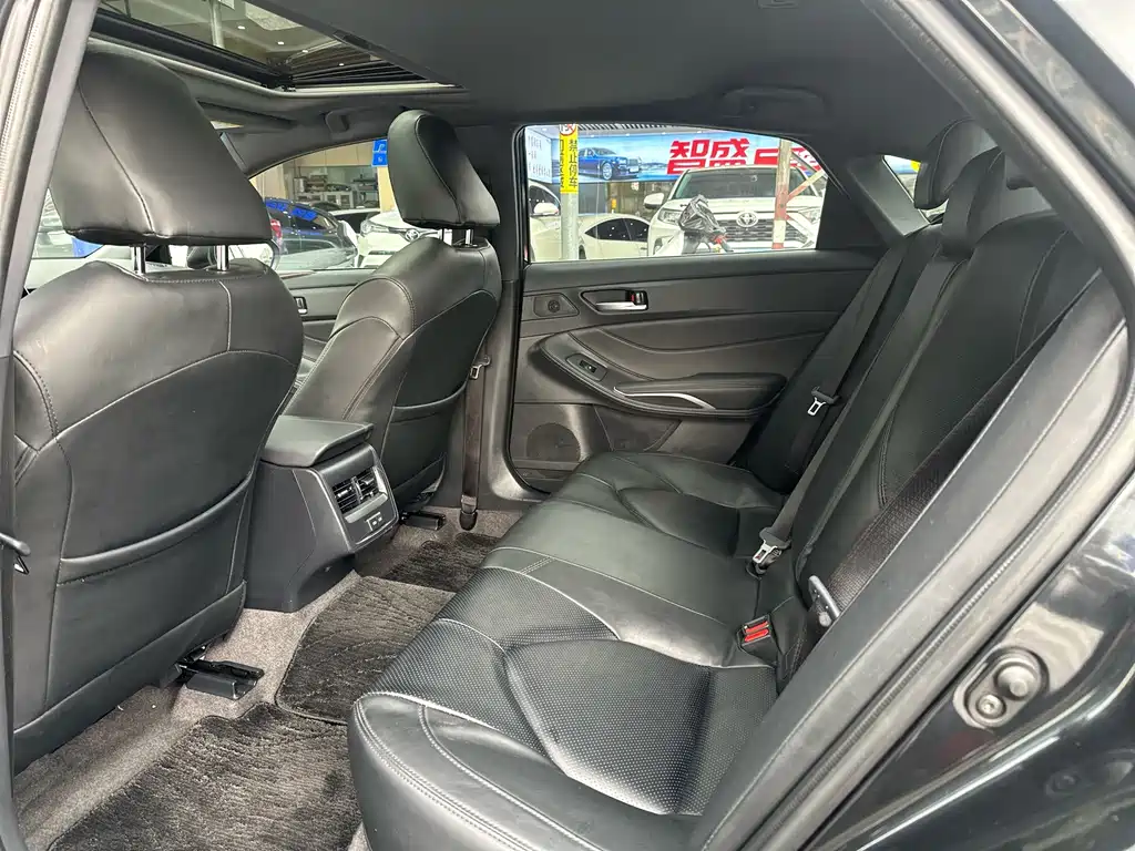Toyota Avalon — миниатюра 6