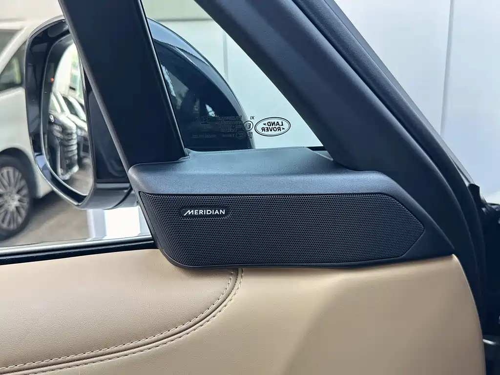 Land Rover Range Rover — миниатюра 7