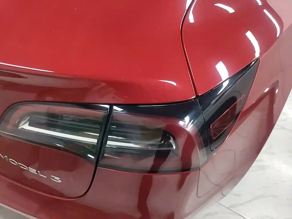 Tesla Model 3 — миниатюра 8