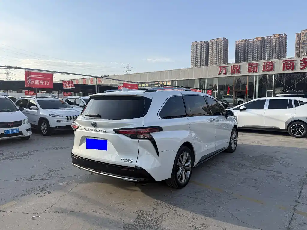 Toyota Sienna — миниатюра 9