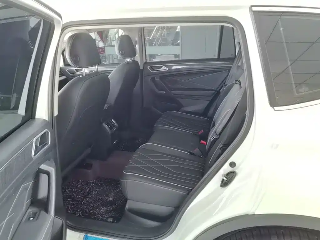 Volkswagen Tiguan L — миниатюра 17