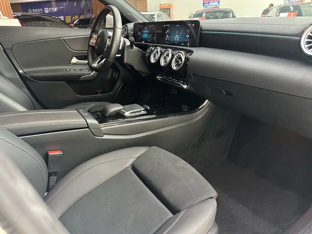 Mercedes-Benz A-Class — миниатюра 17