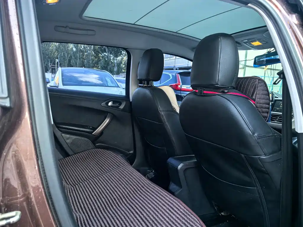 Peugeot 2008 — миниатюра 10