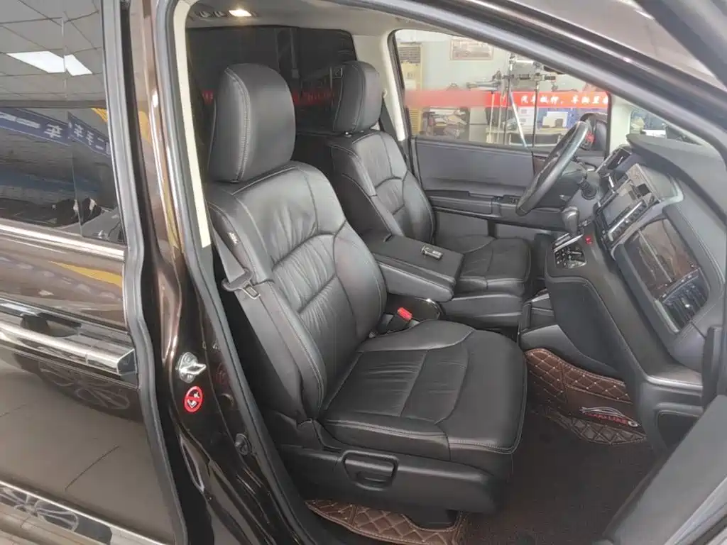 Honda Elysion — миниатюра 25