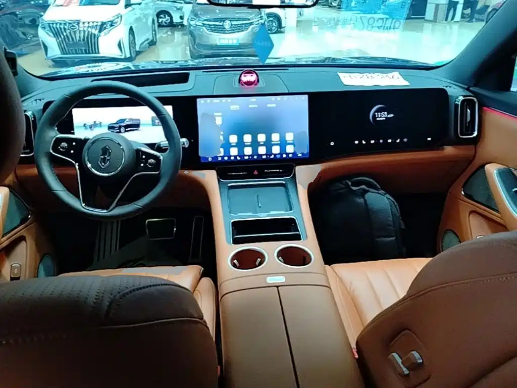 Aito M8 2025 Max+ 53.4kWh 6 мест (192 ）