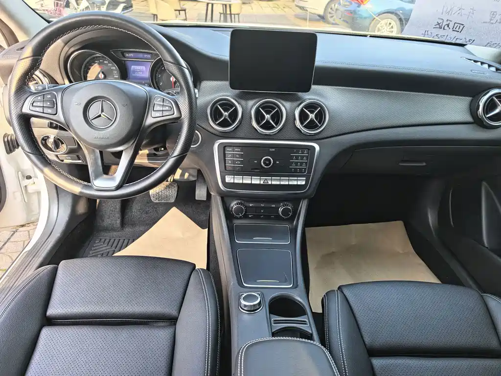 Mercedes-Benz GLA — миниатюра 6