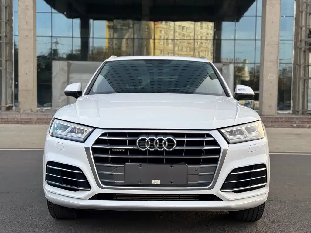 Audi Q5L — миниатюра 2