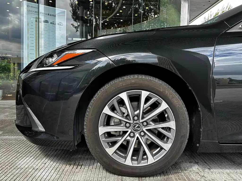 Lexus ES 2022 200