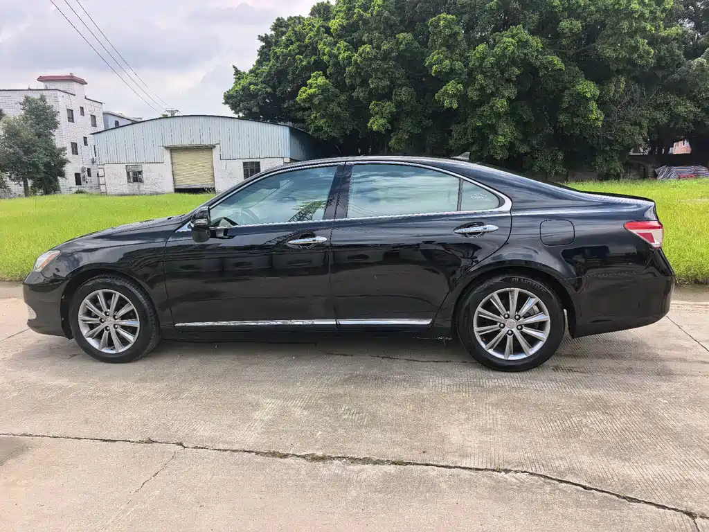 Lexus ES — миниатюра 7