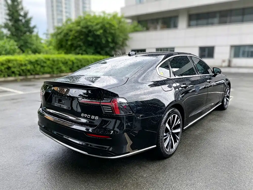 Volvo S90 — миниатюра 4