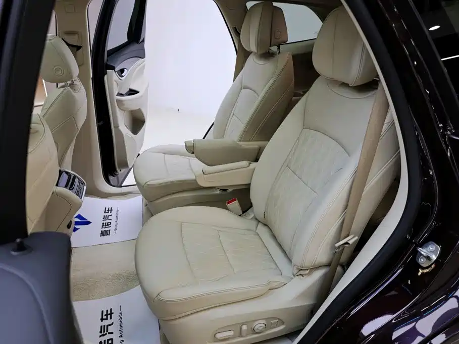 Buick Enclave — миниатюра 31