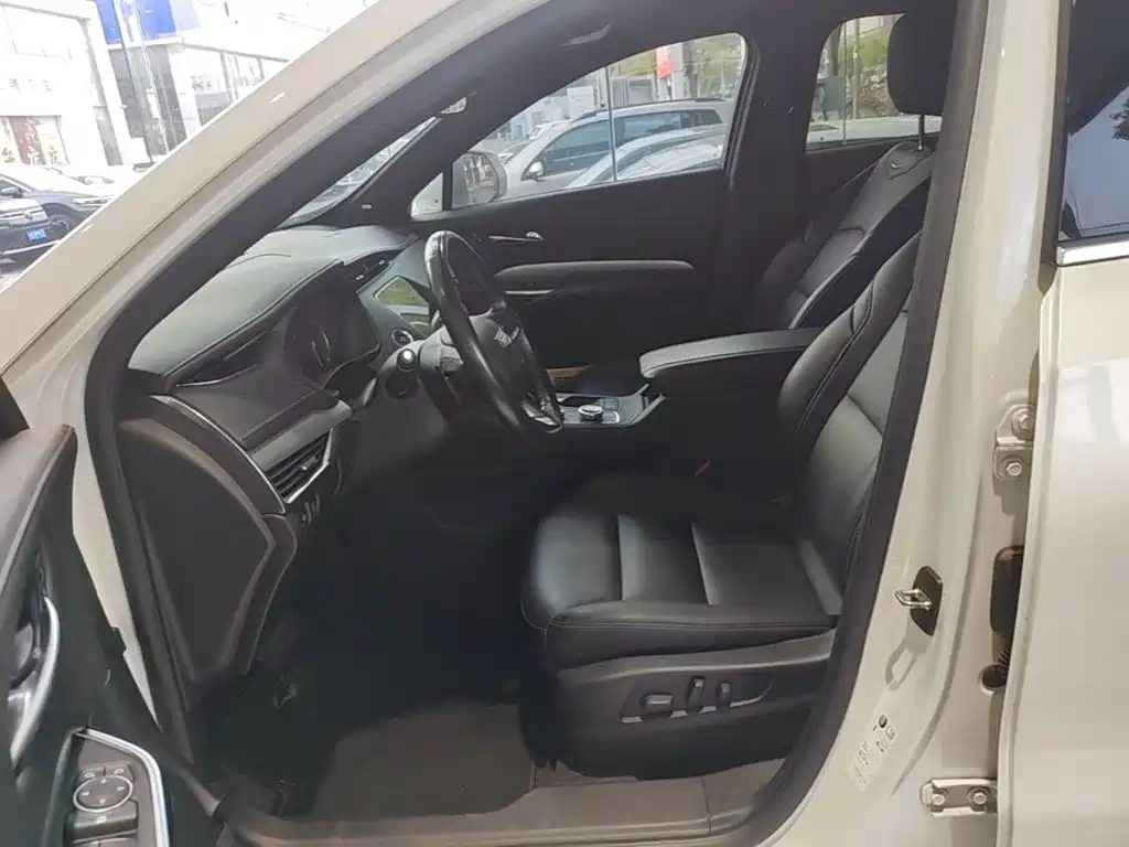 Cadillac XT4 — миниатюра 15