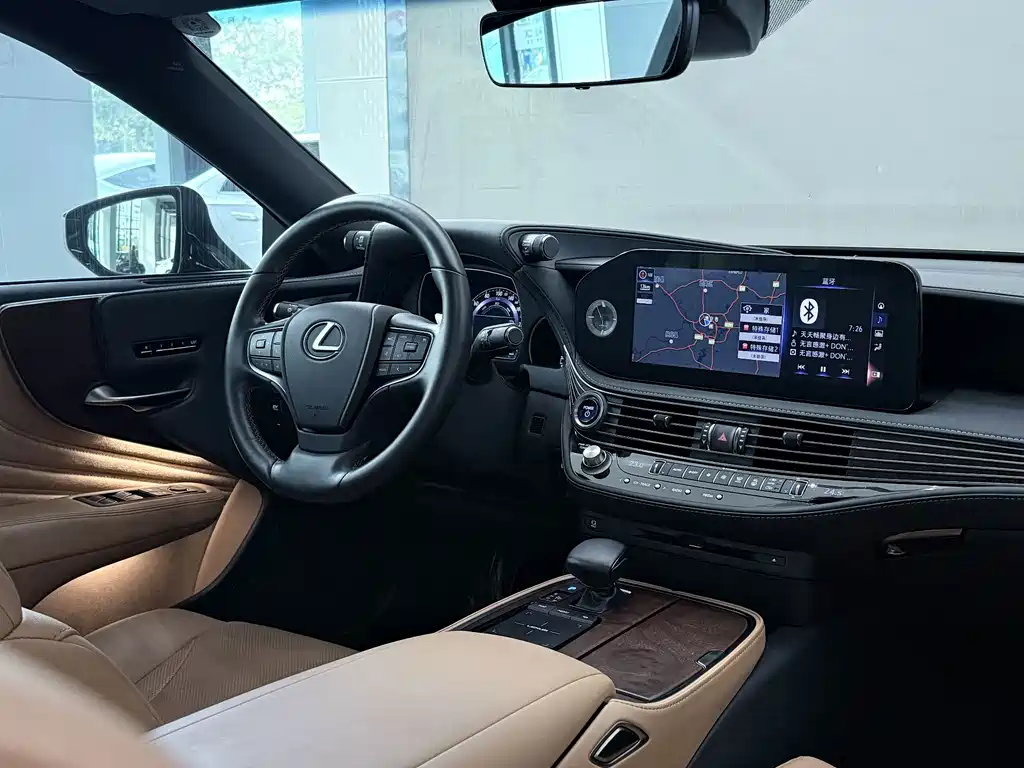 Lexus LS — миниатюра 14