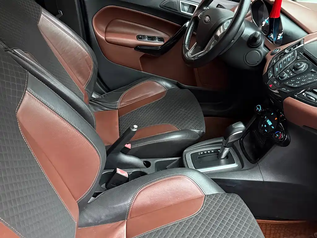 Ford Fiesta — миниатюра 6