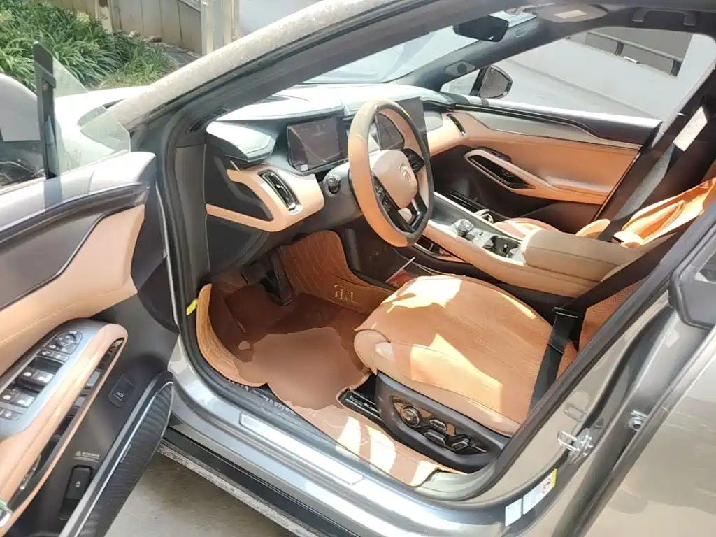 BYD L EV — миниатюра 16