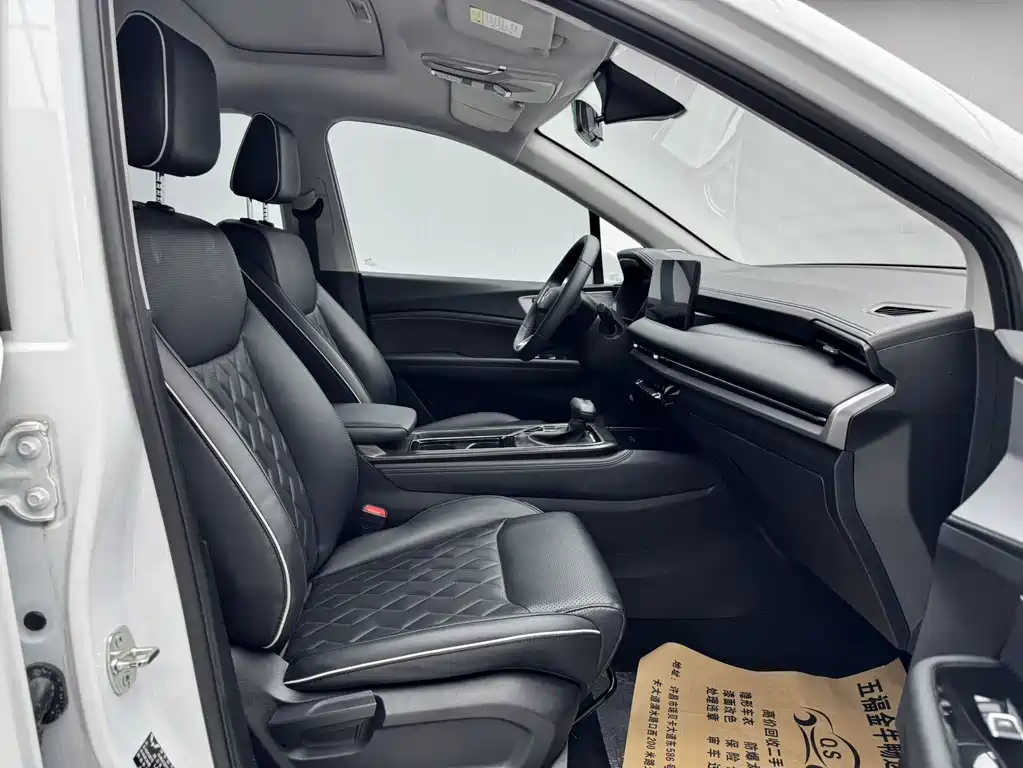 Wuling Jiachen — миниатюра 8