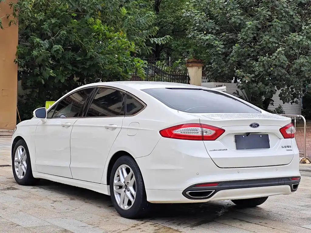 Ford Mondeo — миниатюра 7