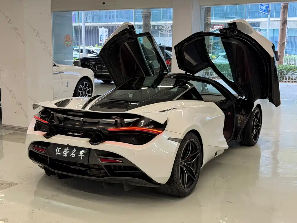 MCLAREN 720S