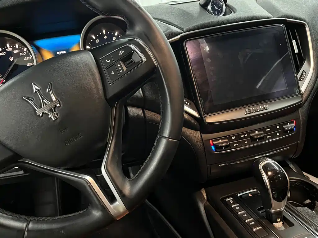 Maserati Ghibli — миниатюра 6