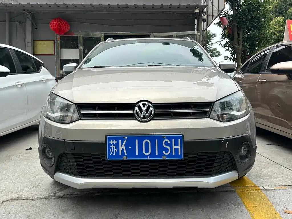 Volkswagen Polo 2014 1.6L Cross Polo AT