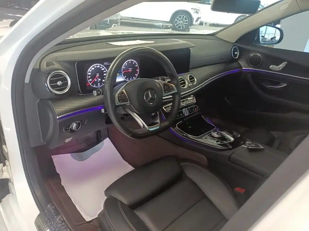 Mercedes-Benz E-Class — миниатюра 17