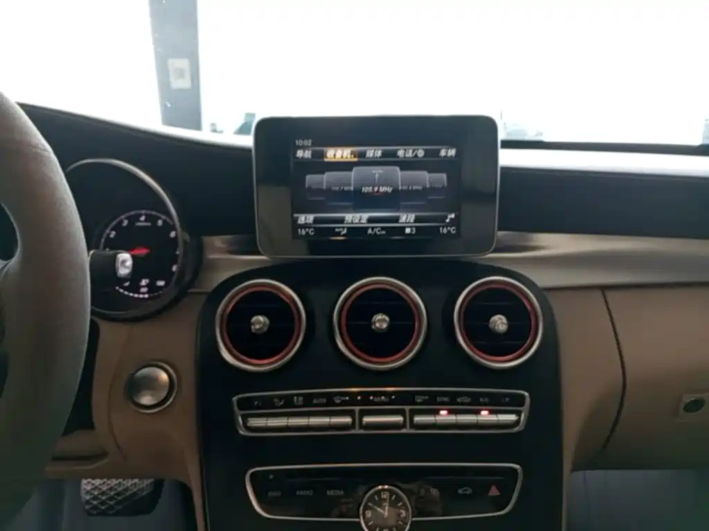 Mercedes-Benz C-Class — миниатюра 13