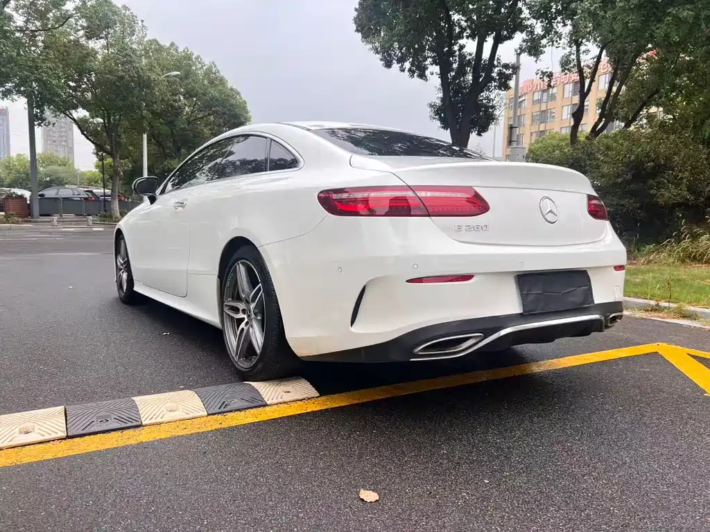 Mercedes-Benz E-Class (Import) — миниатюра 21