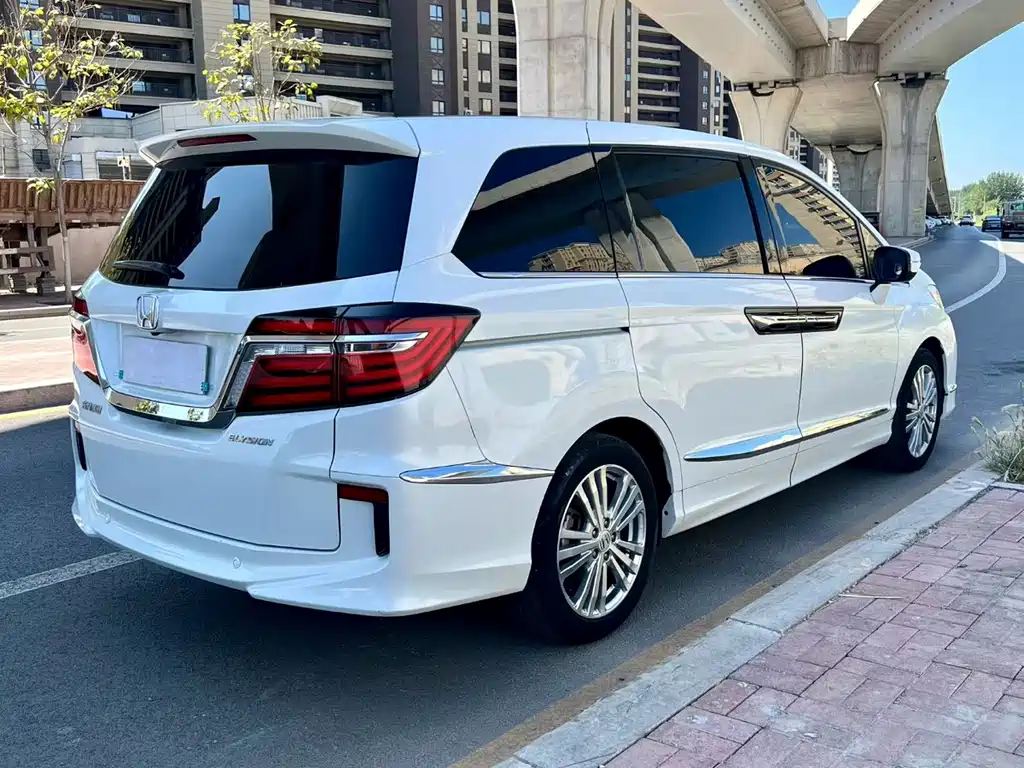 Honda Elysion — миниатюра 3