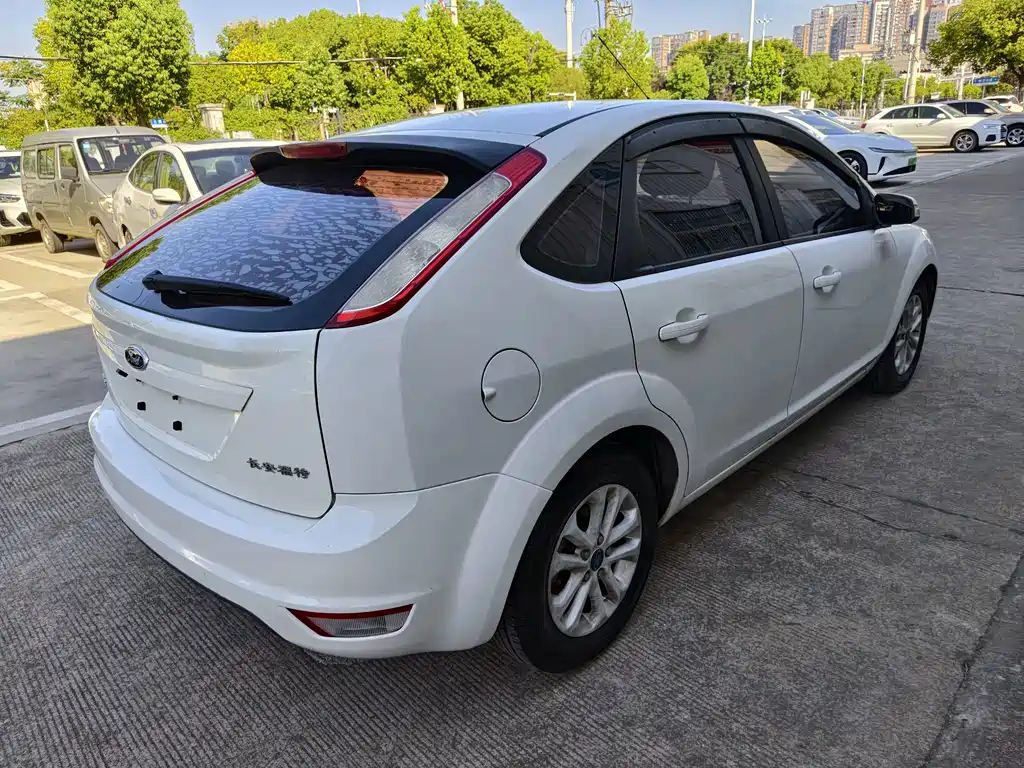 Ford Focus — миниатюра 6