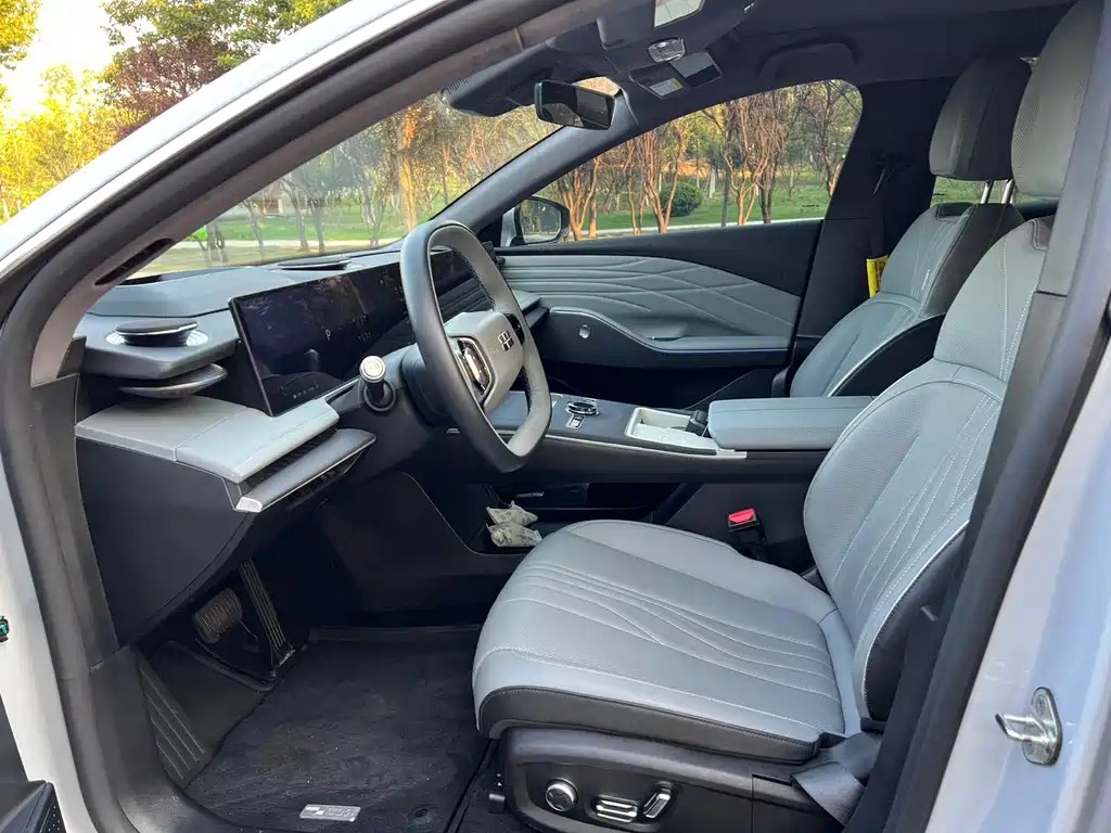 GEELY GALAXY GALAXY E8