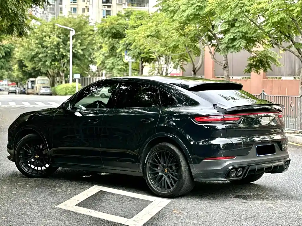 Porsche Cayenne — миниатюра 8