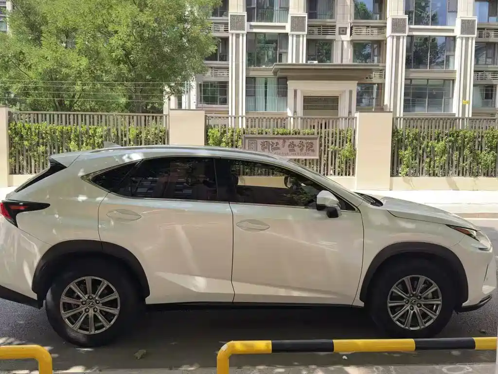 Lexus NX 2017 200