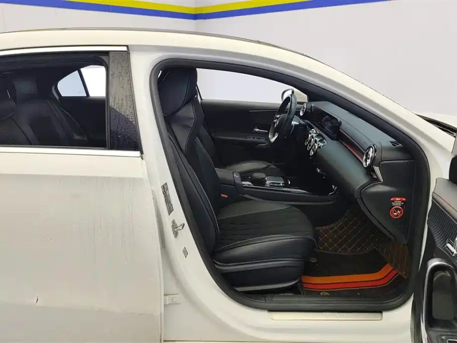Mercedes-Benz A-Class A 2023 A 200 L Fashion