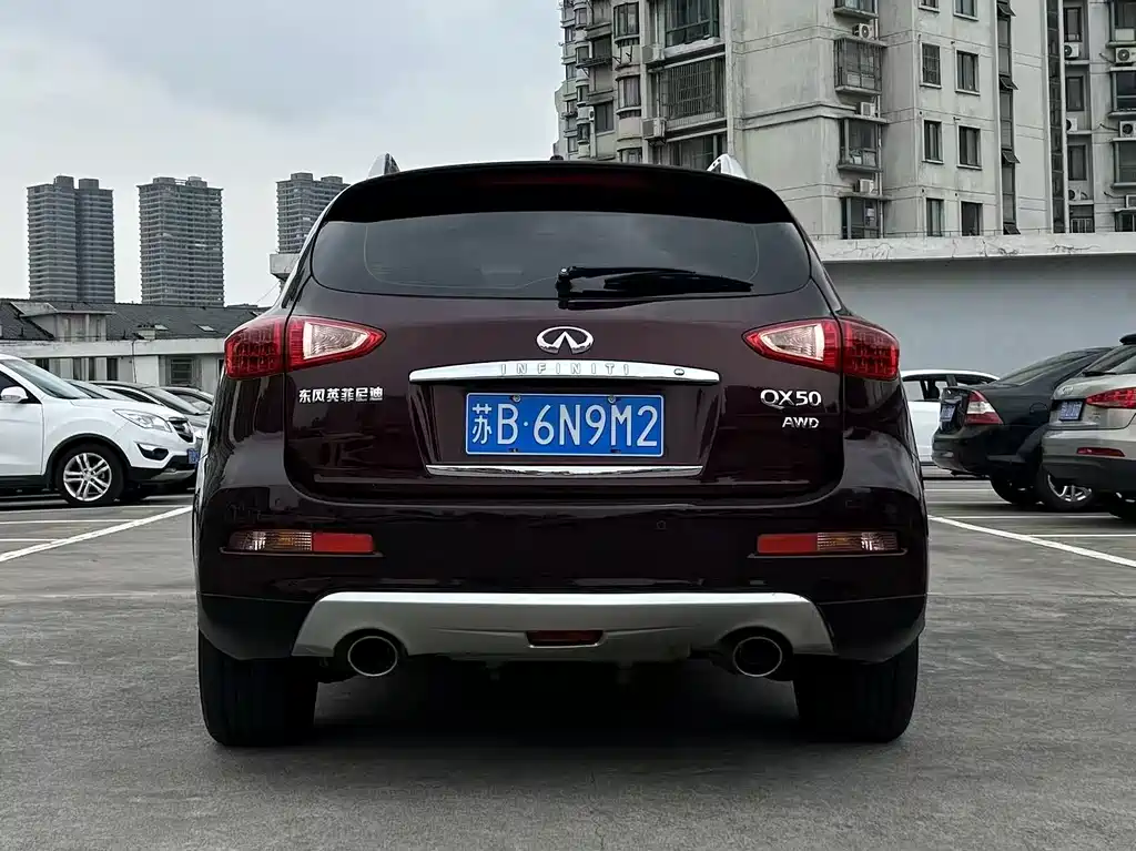 Infiniti QX50 2015 2.5L Comfort