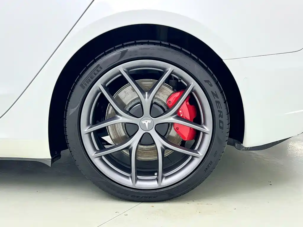 Tesla Model 3 — миниатюра 5