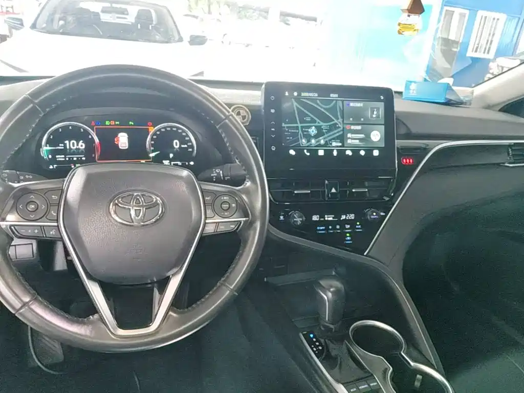 Toyota Camry 2021 2.5G Luxury