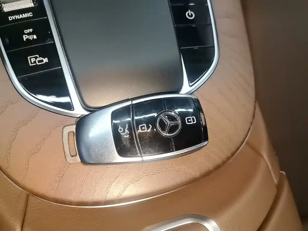 Mercedes-Benz E-Class New Energy — миниатюра 9
