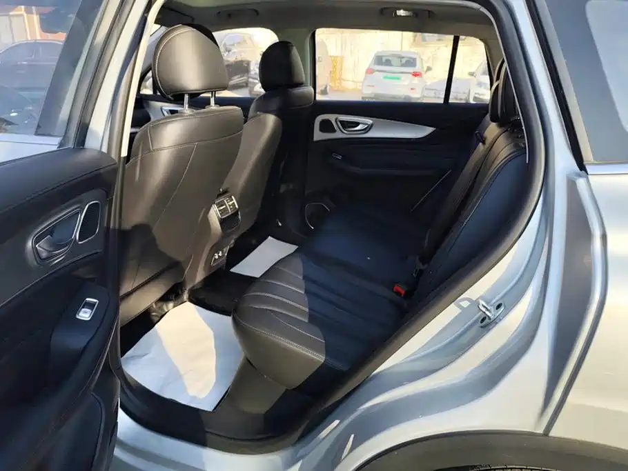 Roewe RX5 eMAX — миниатюра 11